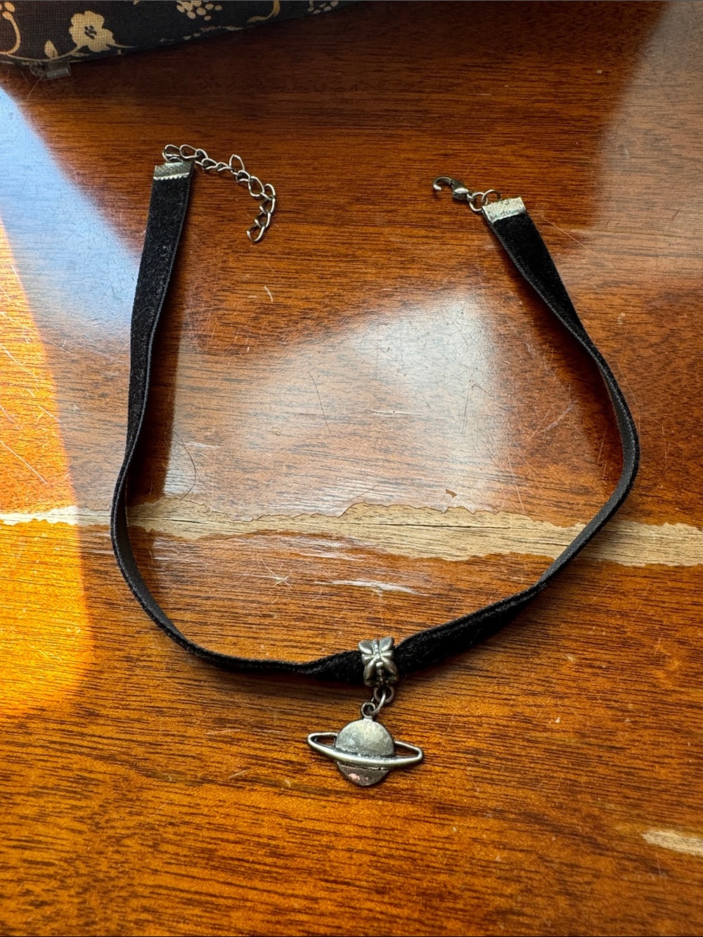 Free with purchase necklace choker